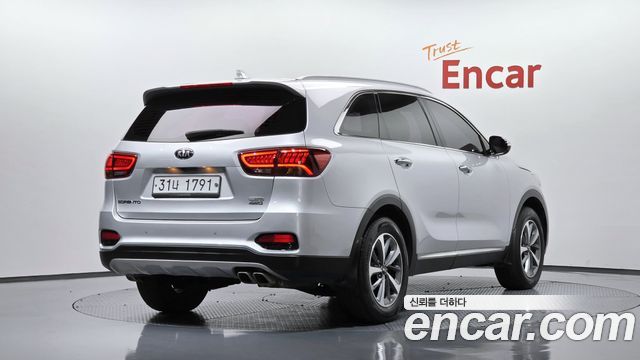Kia Sorento 2018 — photo 2