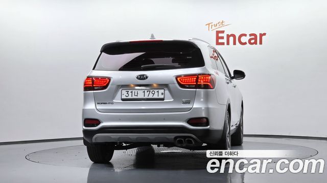 Kia Sorento 2018 — photo 4