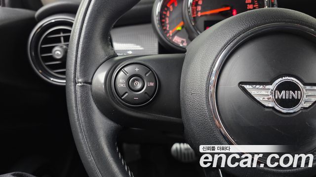 Mini Cooper 2018 — photo 17