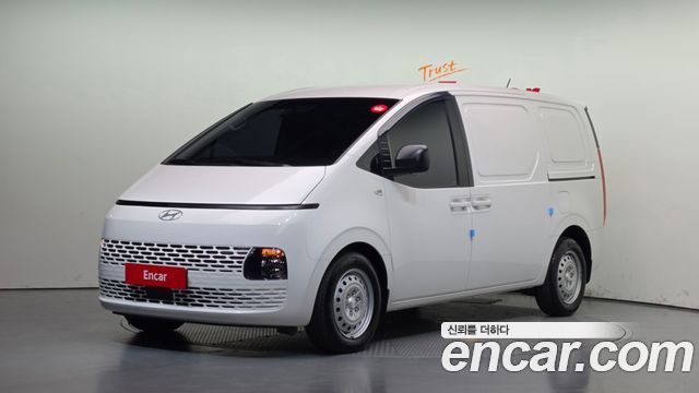 Hyundai Staria 2025 — photo 1