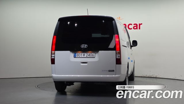 Hyundai Staria 2025 — photo 4