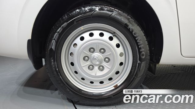 Hyundai Staria 2025 — photo 5