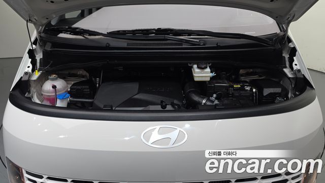Hyundai Staria 2025 — photo 6