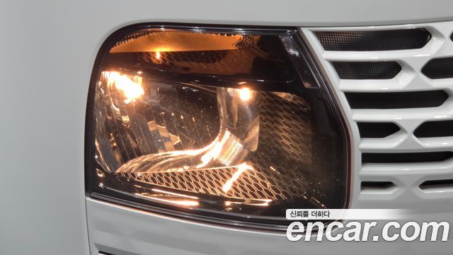 Hyundai Staria 2025 — photo 8