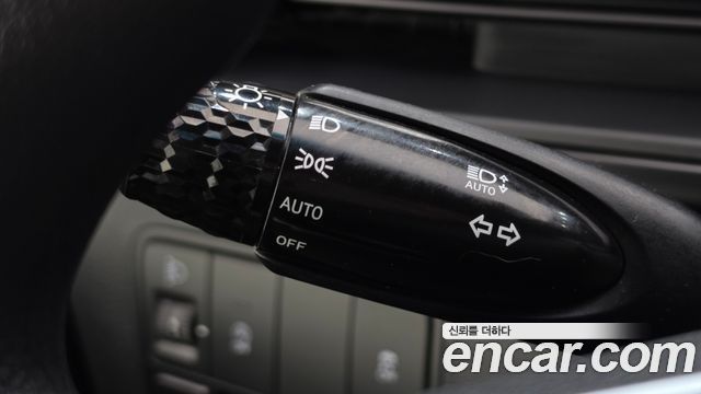 Hyundai Staria 2025 — photo 29