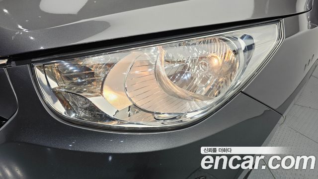 Hyundai Tucson 2011 — photo 8