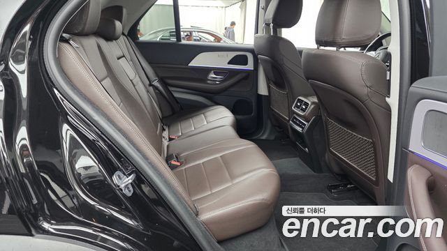 Mercedes-Benz GLE-Class 2021 — photo 17