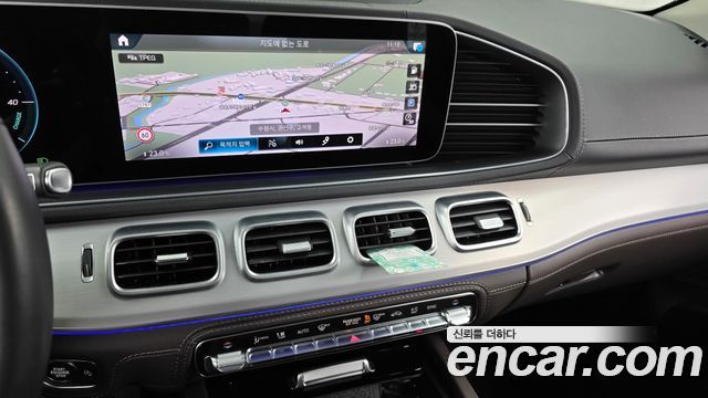 Mercedes-Benz GLE-Class 2021 — photo 19