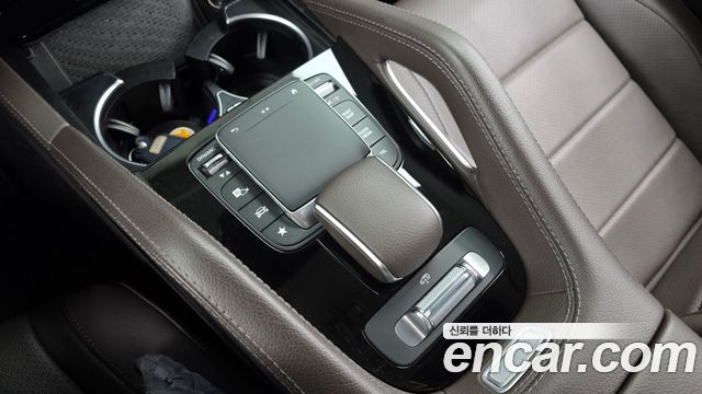 Mercedes-Benz GLE-Class 2021 — photo 23