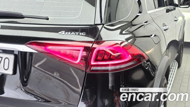 Mercedes-Benz GLE-Class 2021 — photo 9