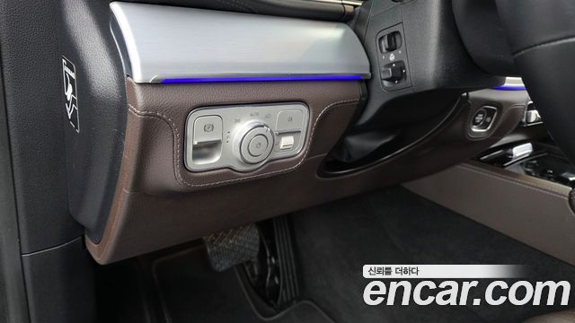 Mercedes-Benz GLE-Class 2021 — photo 27