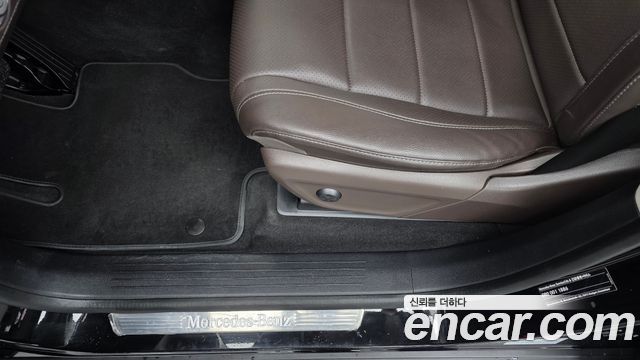 Mercedes-Benz GLE-Class 2021 — photo 31