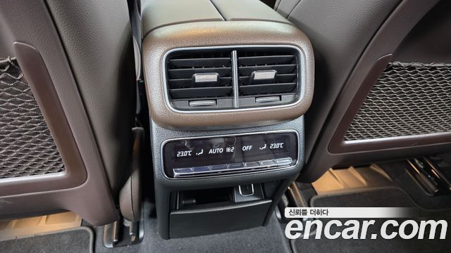 Mercedes-Benz GLE-Class 2021 — photo 32
