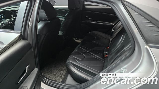 Hyundai AVANTE 2021 — photo 12