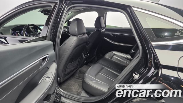 Hyundai Sonata 2023 — photo 16