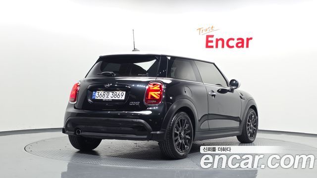 Mini Cooper 2024 — photo 2