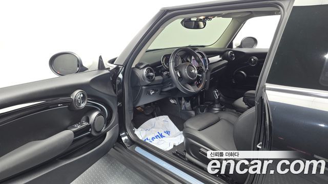 Mini Cooper 2024 — photo 13