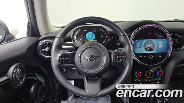 Mini Cooper 2024 — photo 20