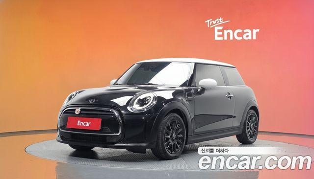 Mini Cooper 2024 — photo 1