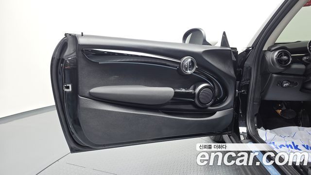 Mini Cooper 2024 — photo 14