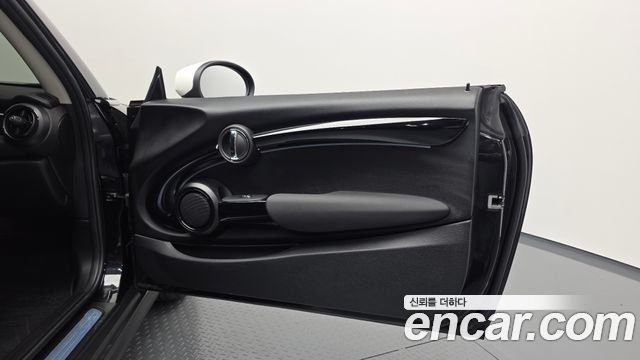 Mini Cooper 2024 — photo 15