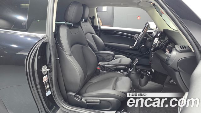 Mini Cooper 2024 — photo 16