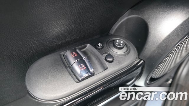 Mini Cooper 2024 — photo 28