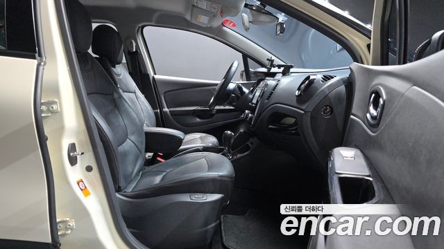 Renault Korea QM3 2015 — photo 16