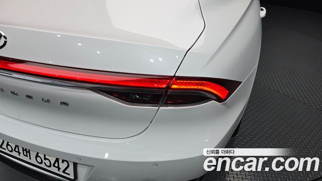 Hyundai Grandeur 2023 — photo 9