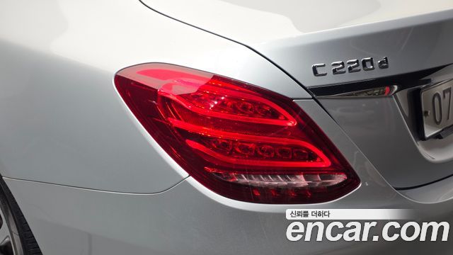 Mercedes-Benz C-Class 2016 — photo 9