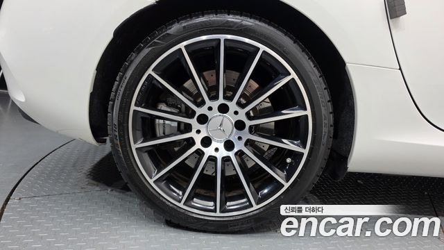 Mercedes-Benz SLC-Class 2018 — photo 5
