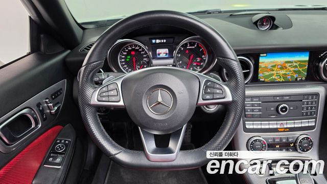 Mercedes-Benz SLC-Class 2018 — photo 11