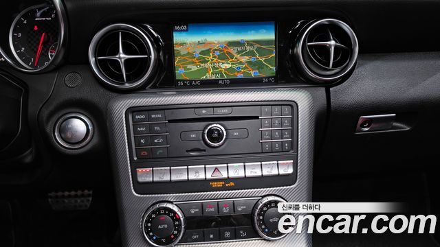 Mercedes-Benz SLC-Class 2018 — photo 12