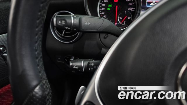 Mercedes-Benz SLC-Class 2018 — photo 14