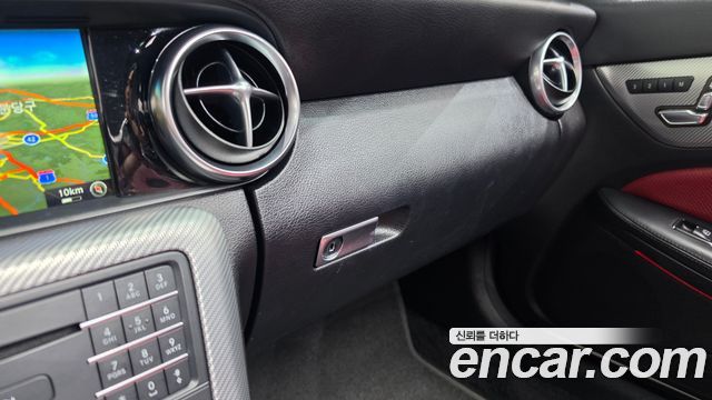 Mercedes-Benz SLC-Class 2018 — photo 17