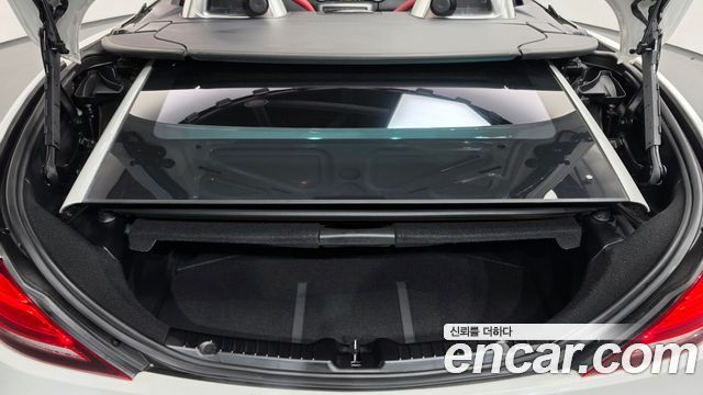 Mercedes-Benz SLC-Class 2018 — photo 20