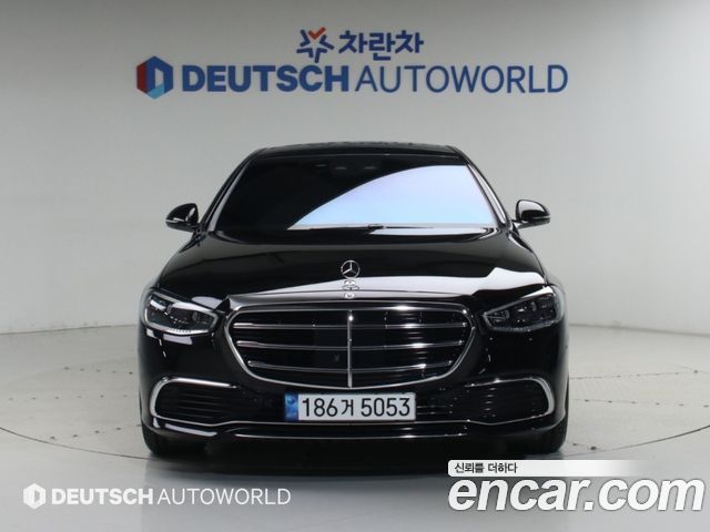 Mercedes-Benz S-Class 2023 — photo 3