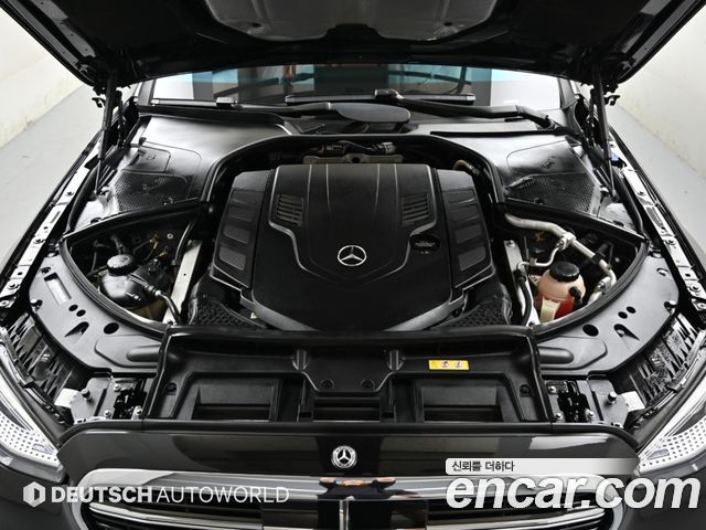 Mercedes-Benz S-Class 2023 — photo 6