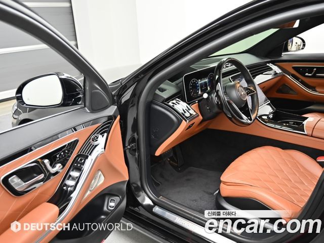Mercedes-Benz S-Class 2023 — photo 11