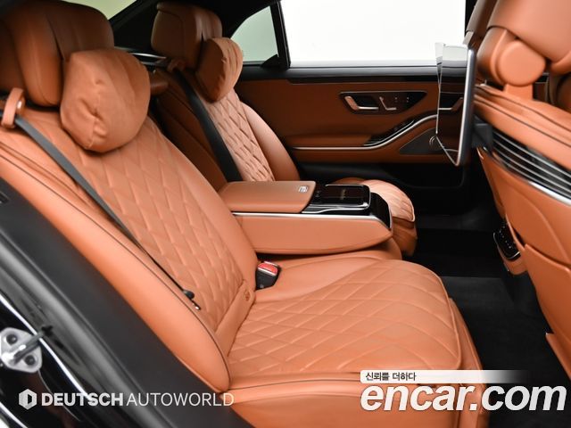 Mercedes-Benz S-Class 2023 — photo 12