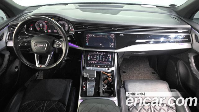 Audi Q7 2020 — photo 10