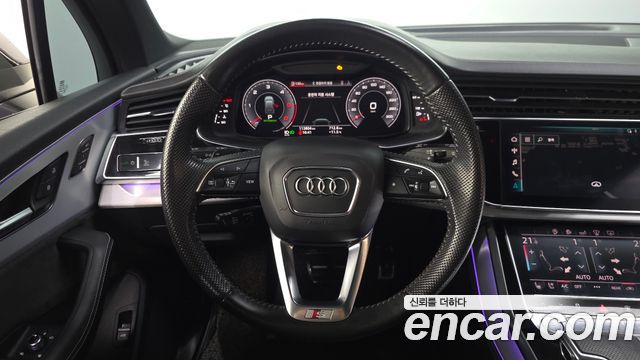 Audi Q7 2020 — photo 19