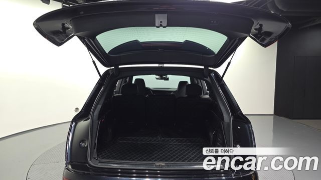 Audi Q7 2020 — photo 26