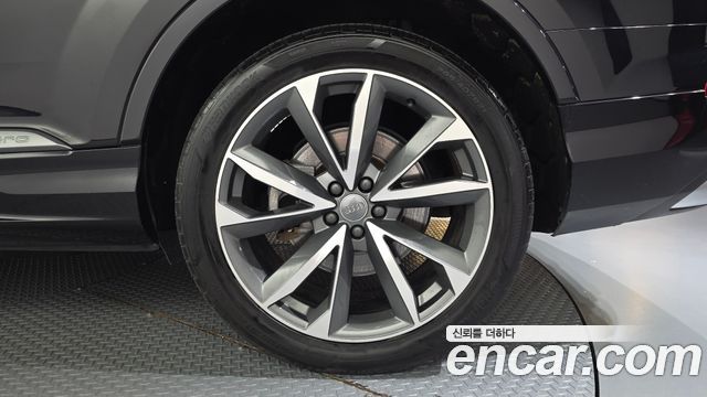 Audi Q7 2020 — photo 7