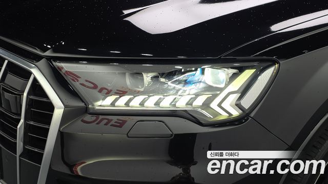 Audi Q7 2020 — photo 8