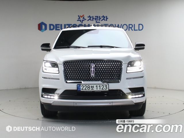 Lincoln Navigator 2021 — photo 3