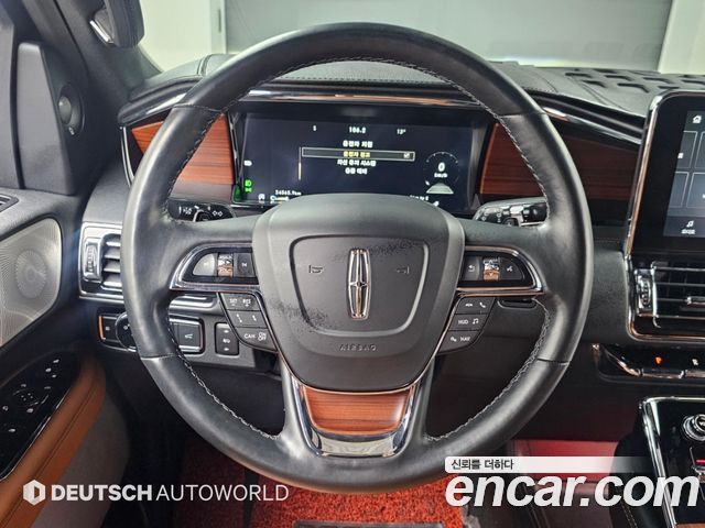 Lincoln Navigator 2021 — photo 13