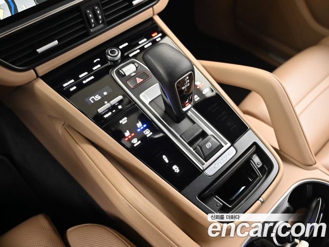 Porsche Cayenne 2019 — photo 9