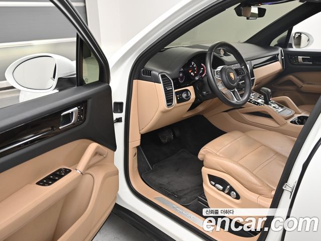 Porsche Cayenne 2019 — photo 11