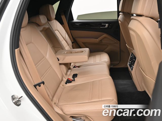 Porsche Cayenne 2019 — photo 12